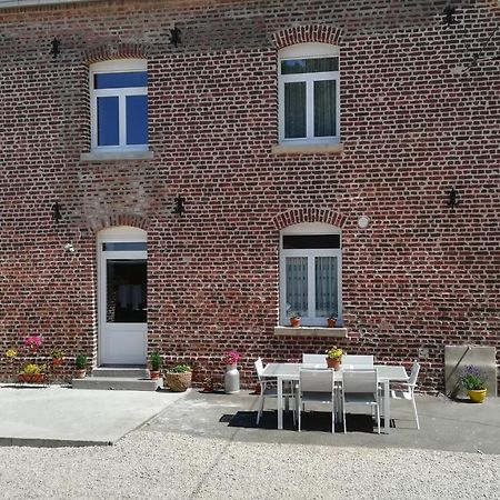 Au Coeur De L'Enclave Bed & Breakfast Moeuvres Ngoại thất bức ảnh